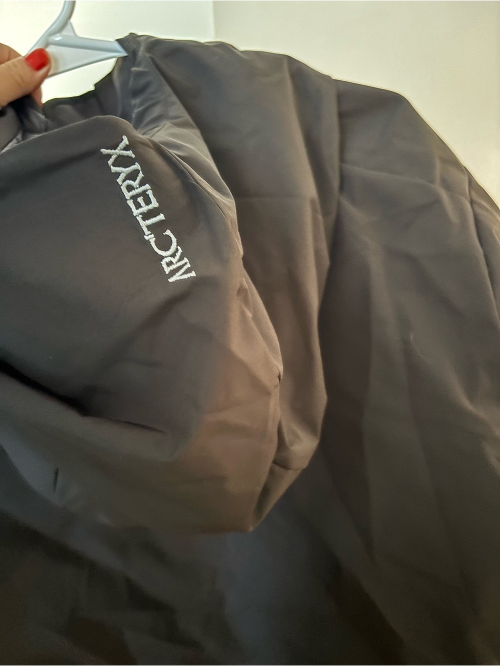 Arc'teryx Men's Black Shell Beta Jacket size L , runs small - Picture 5 of 7